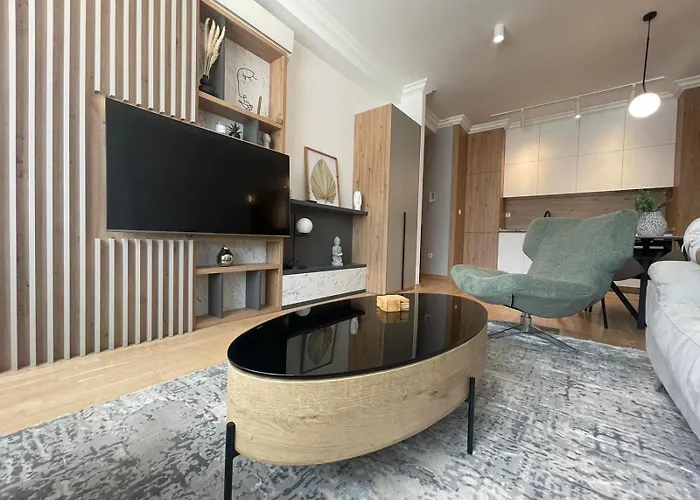 Luxury Seaside Apartment